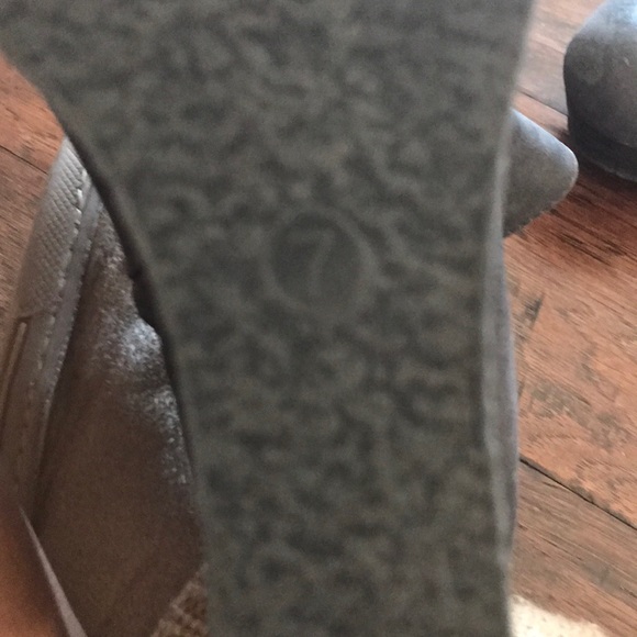 Booties - Picture 4 of 4